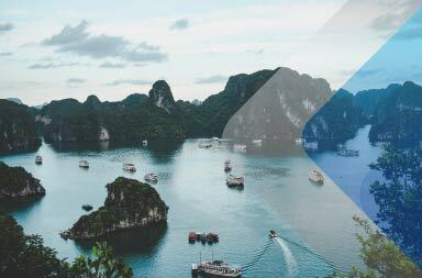 The photogenic Ha Long bay attracts a lot of tourists. Photo by Ammie Ngo on Unsplash
