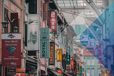 Foto de una calle comercial de Singapur para ilustrar un artículo sobre el EOR en Singapur. Por Lily Banse en Unsplash.