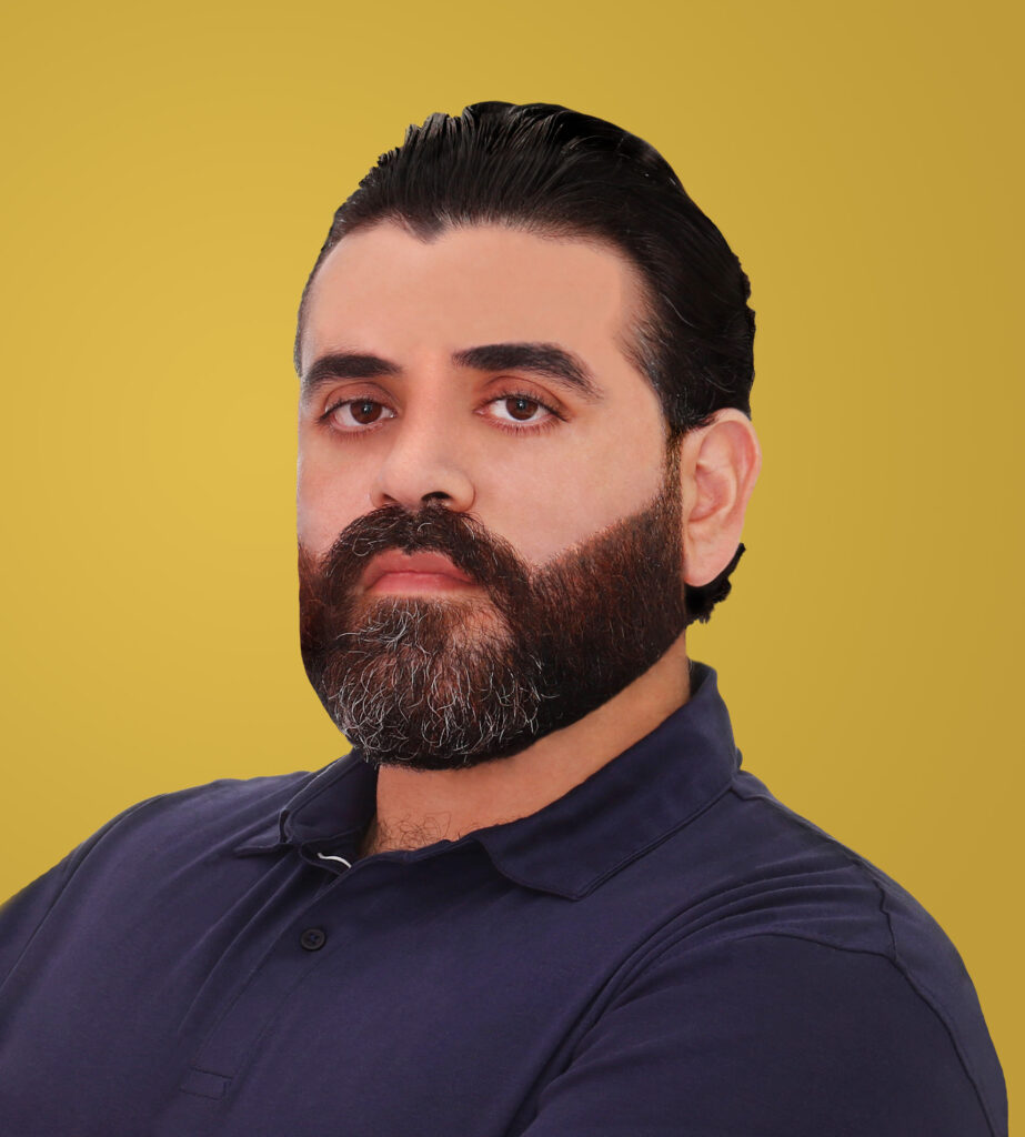 Una foto de Rich Guerra, director global de ventas de Serviap Global, para acompañar el artículo sobre la comunidad LGBT en puestos de liderazgo