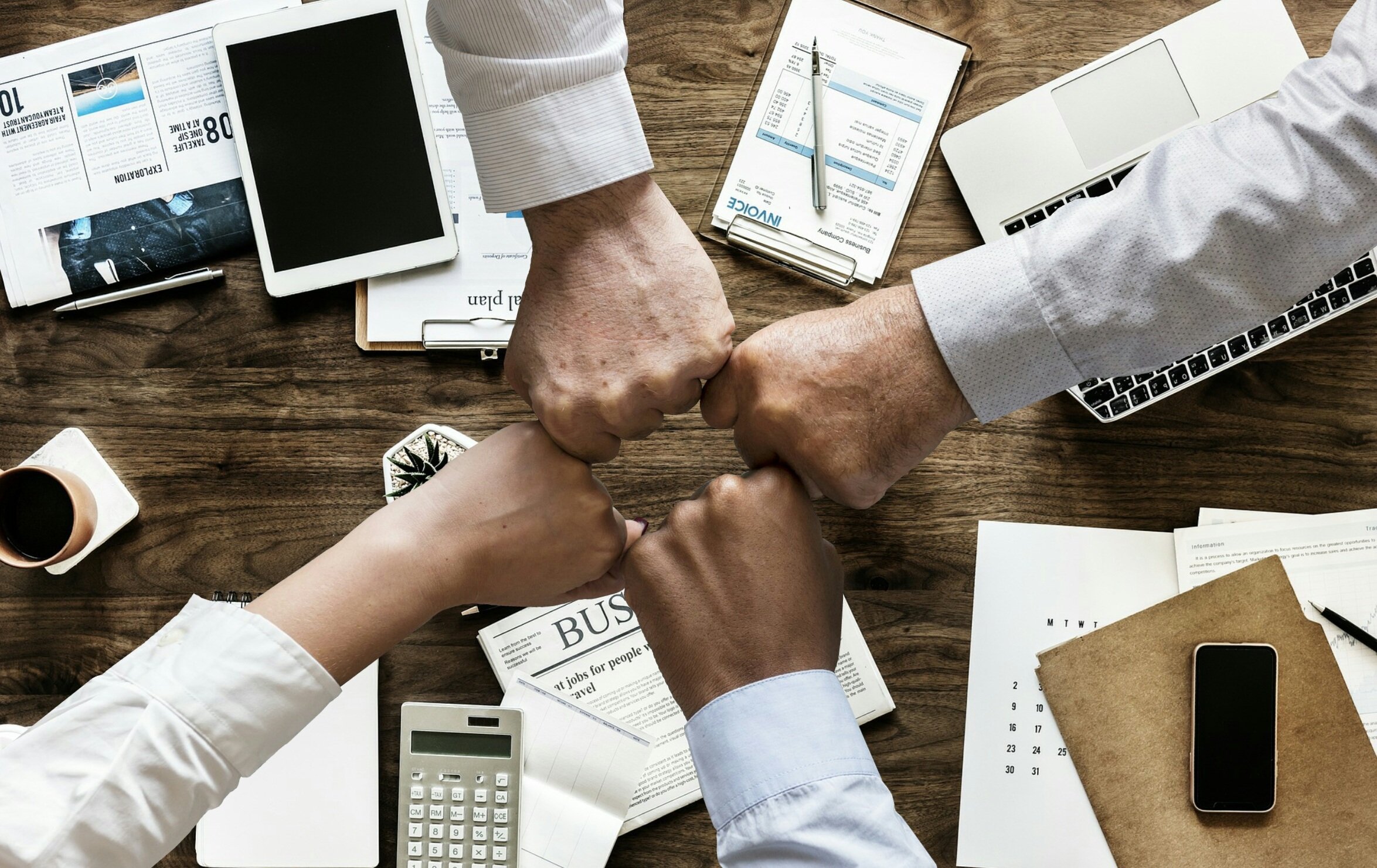 Business partners symbolizing a partner marketplace